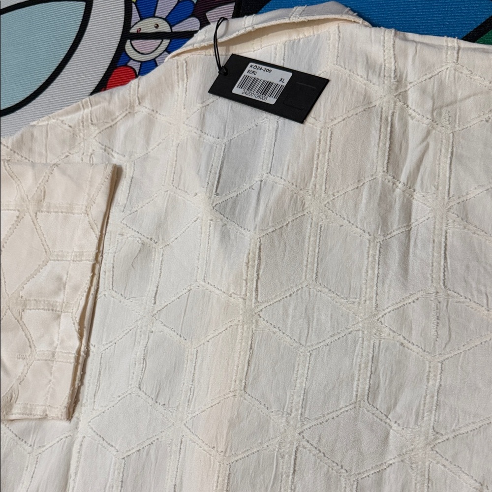 Left Point Shirt and Short Set - Picture 9 of 14